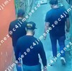 Tres presuntos policías ingresaron a una vecindad para extorsionar a Enrique, otro extorsionador en Magdalena Mixhuca.