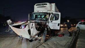 Camión accidentado en Escobedo