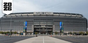 Balón del Mundial 2026 en tonos dorados.