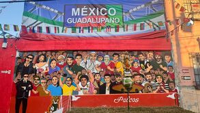 Crean mural mundialista con personalidades entre ellas César García de Canal 6.