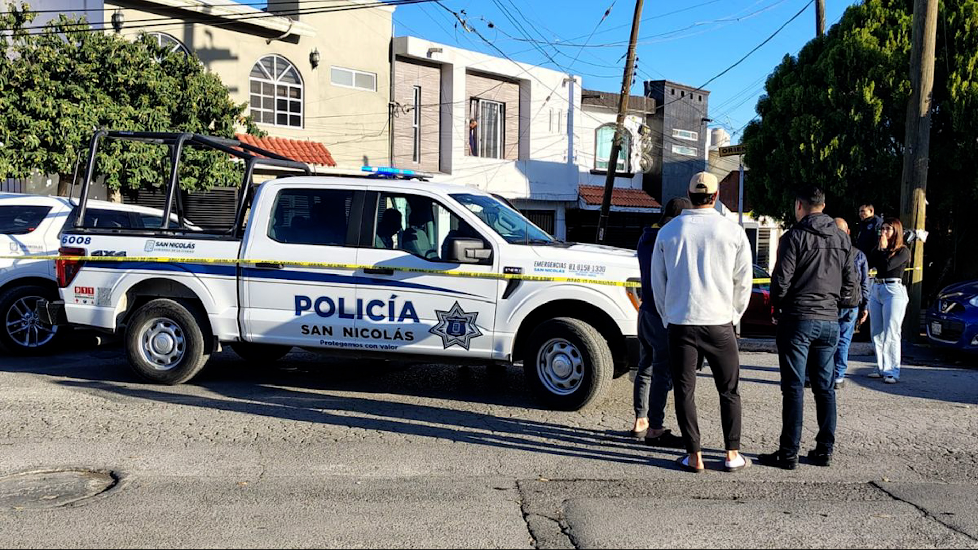 El hecho tuvo lugar en la colonia Villas de Casa Blanca, en San Nicolás, donde vecinos escucharon las detonaciones de arma de fuego.