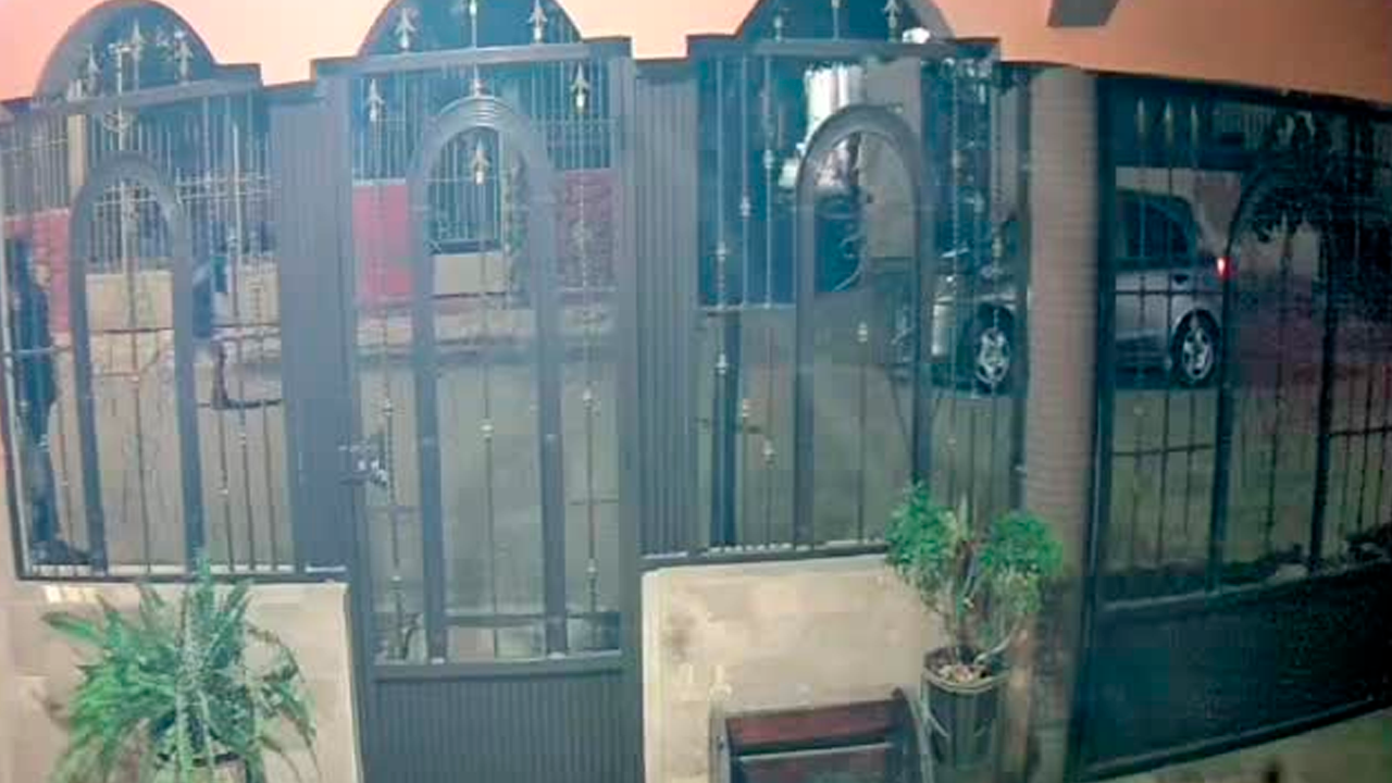 Los residentes de la calle Felipe Ángeles denuncian ser víctimas de un grupo de aproximadamente 17 menores que causan destrozos.