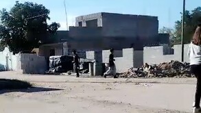 Menores que presuntamente pertenecen a una pandilla y dañan viviendas y autos en la colonia Rebollo Acosta.