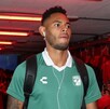 Ismael Diaz ingresando por el tunel del estadio apunto de jugar con León.