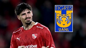 Kevin Lomónaco vistiendo la camiseta del Independiente de Argentina.