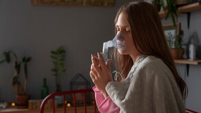 Ante el descenso de temperaturas, la Secretaría de Salud de Jalisco alerta por el incremento en crisis de asma.