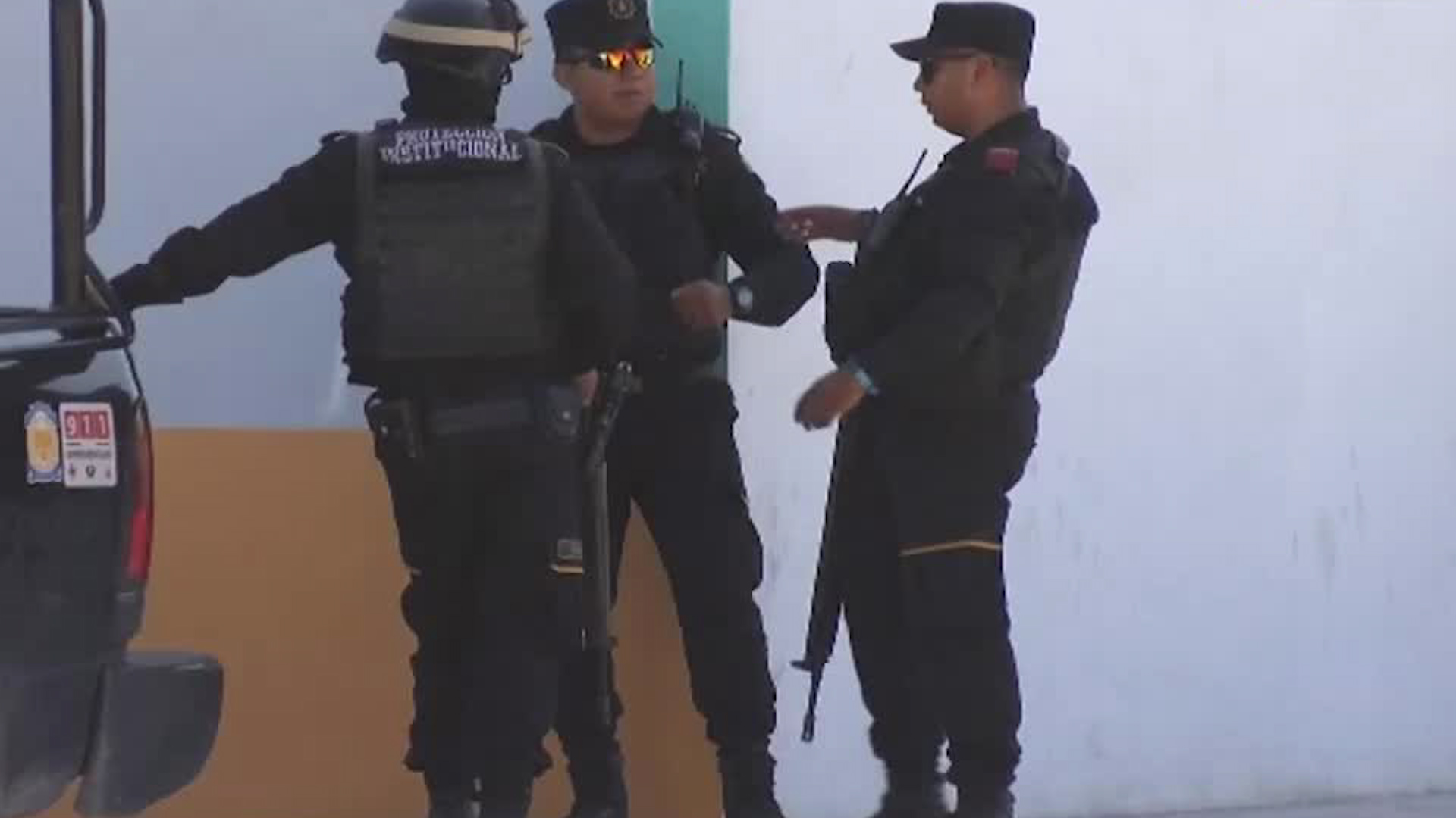 Agencia Estatal de Investigaciones ha revisado diversos domicilios de la región para dar con el paradero de un presunto culpable.