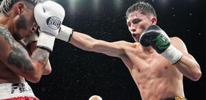 David Picasso en su combate contra Diego Ruiz en Pachuca.