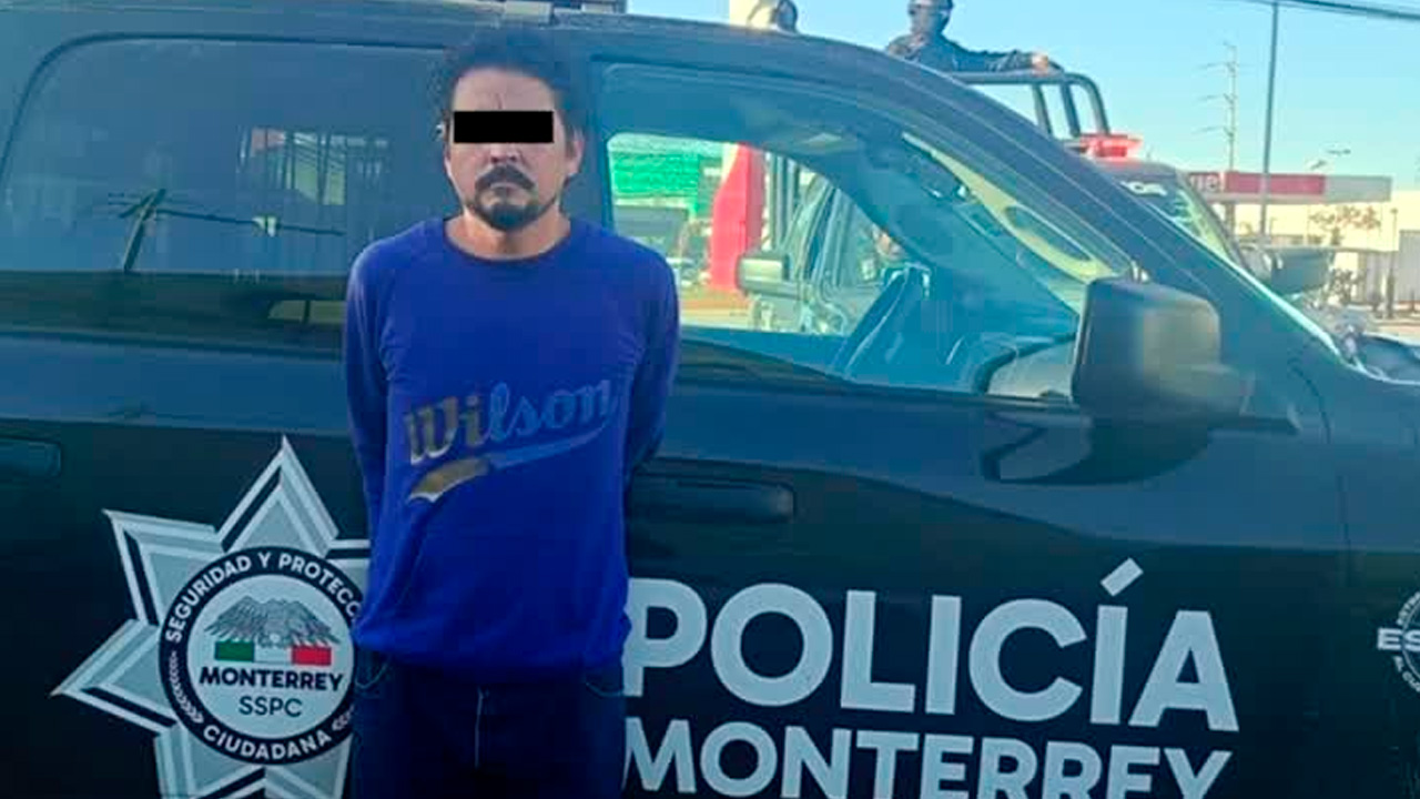 Un hombre fue detenido en Monterrey tras ser sorprendido conduciendo una camioneta con placas de papel, cuya matrícula correspondía a otro vehículo.