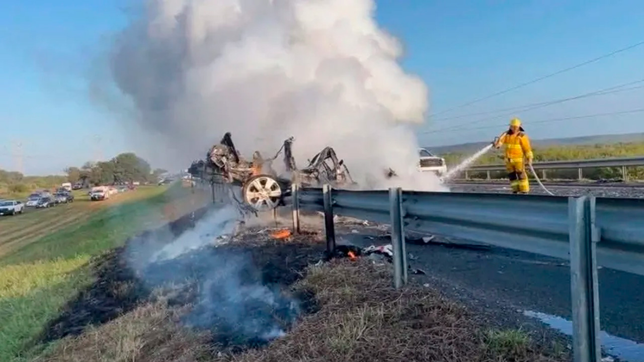 Integrantes de una familia originaria de Monterrey murieron tras un choque frontal en la carretera Victoria–Tampico.