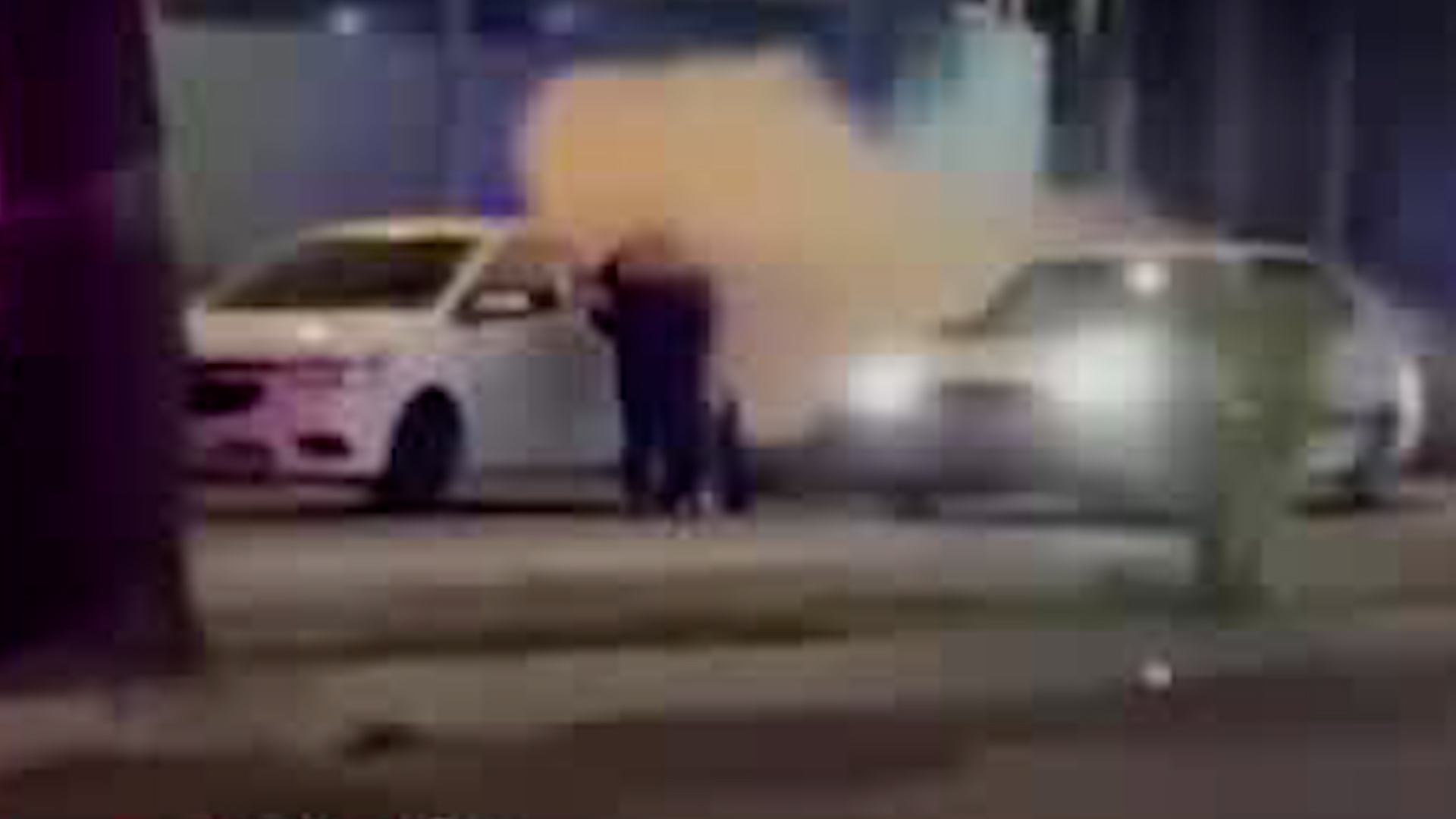 Motociclistas en el Valle de México atacan a policías con químicos de extintores durante la noche.