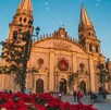 Catedral de Guadalajara adornada para la navidad.