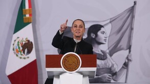 Claudia Sheinbaum sobre el impuesto a los videojuegos durante la conferencia matutina en Palacio Nacional este 23 de diciembre de 2025.