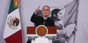 Claudia Sheinbaum sobre el impuesto a los videojuegos durante la conferencia matutina en Palacio Nacional este 23 de diciembre de 2025.