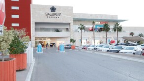 Entrada del centro comercial Galerías Laguna en Torreón.