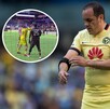 El exfutbolista Cuauhtémoc Blanco (camiseta amarilla del América) se ajusta la manga. El círculo insertado lo muestra jugando en un partido