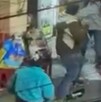 Hombres ebrios agreden a mujeres y ancianos afuera de una tienda en Copilco el Alto, Coyoacán