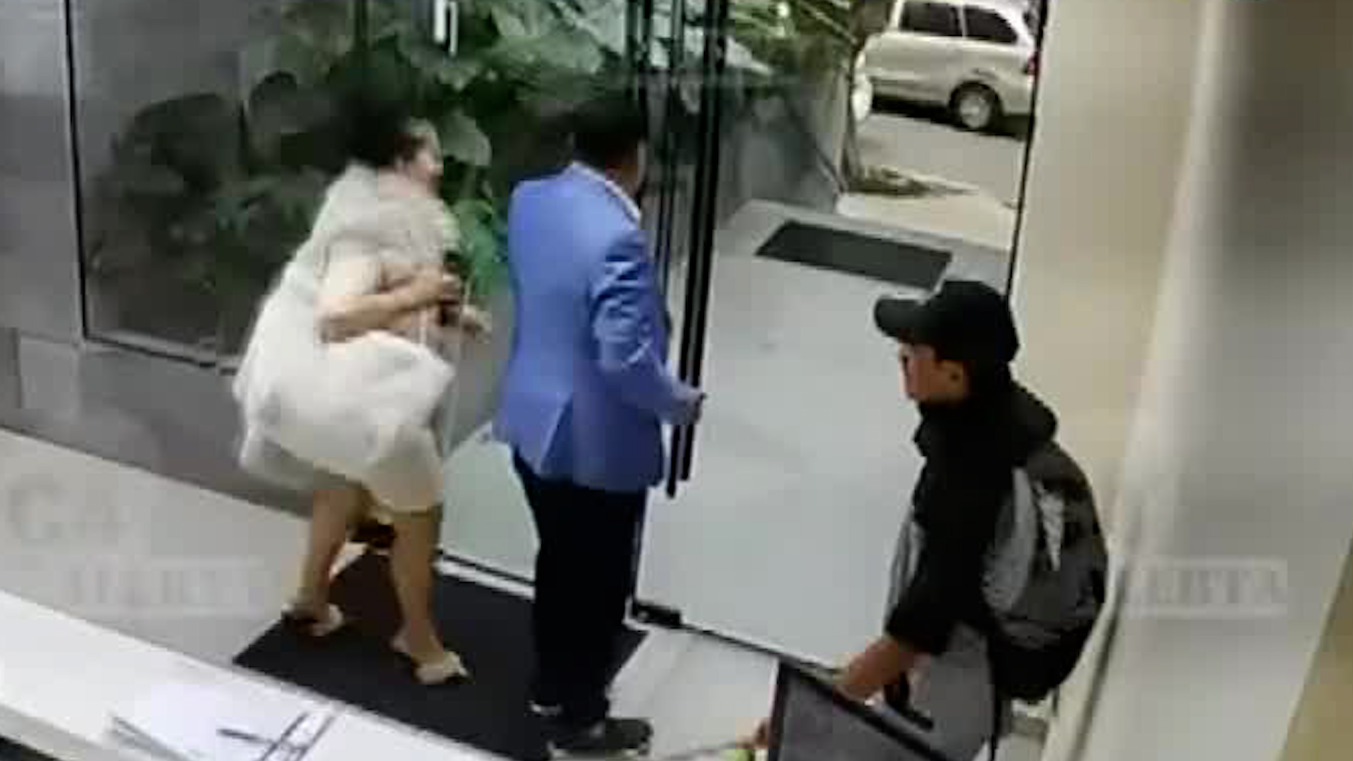 Imágenes revelan cómo operaban ladrones en la Alcaldía Benito Juárez. Utilizaban la distracción como arma principal para ingresar a departamentos.