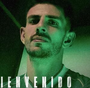 Lucas Di Yorio siendo anunciado por Santos