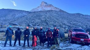 Rescatistas del Edomex y Cruz Roja hallan sin vida a Roberto Montoya, que cayó en la zona del Teyotl.
