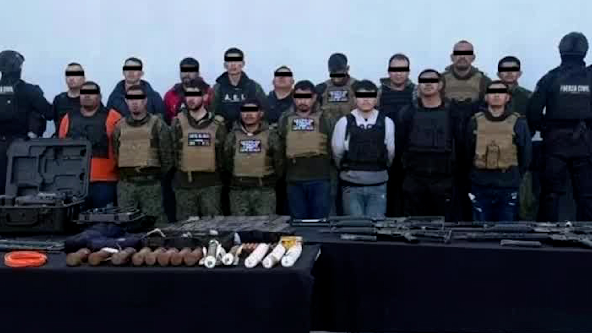 Un operativo conjunto entre la Guardia Nacional, el Ejército y la Policía Estatal en Montemorelos resultó en la captura de 17 personas.