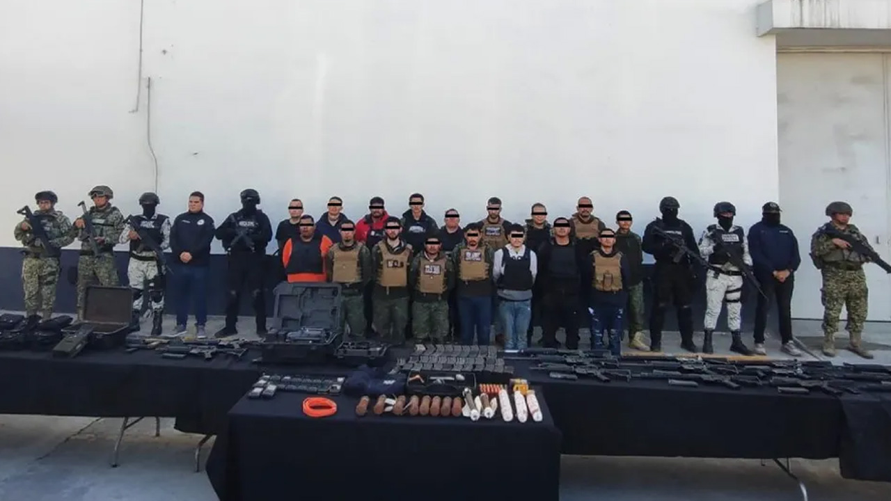 El Operativo Muralla permitió la detención de 17 personas en posesión de armas y drogas en el municipio de Montemorelos, Nuevo León.