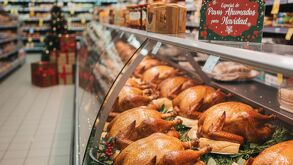 Venta de pavos ahumados para navidad en supermercados