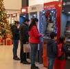Personas en cajeros automáticos de bancos mexicanos