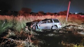 Un vehículo que llevaba cinco personas se volcó en El Salto, Jalisco, cuando regresaban de una posada.