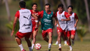 Hugo Camberos es uno de los jóvenes que ya tiene su lugar asegurado en el primer equipo de Chivas desde hace varios torneos.