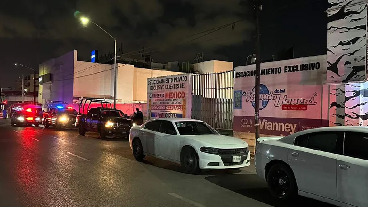 Un hombre fue encontrado sin vida la noche del 23 de diciembre en un estacionamiento del Centro de Monterrey.
