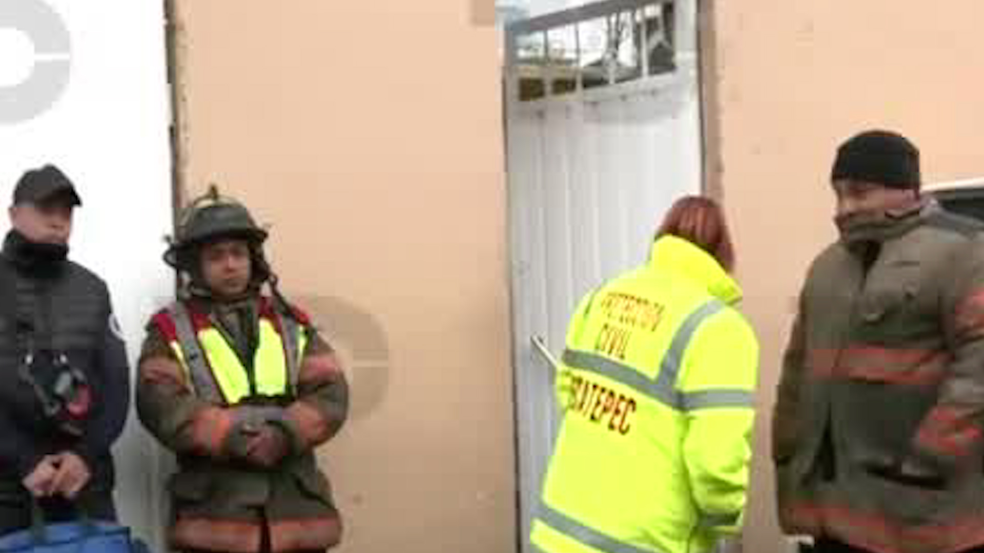 Pipa abastecía de combustible a una vivienda cuando se escuchó un fuerte estruendo que alertó a los vecinos.