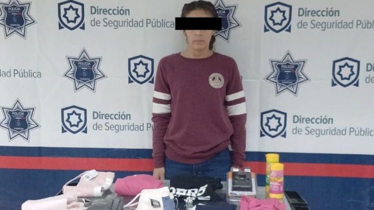 Mujer atrapada por las autoridades luego de intentar robar.