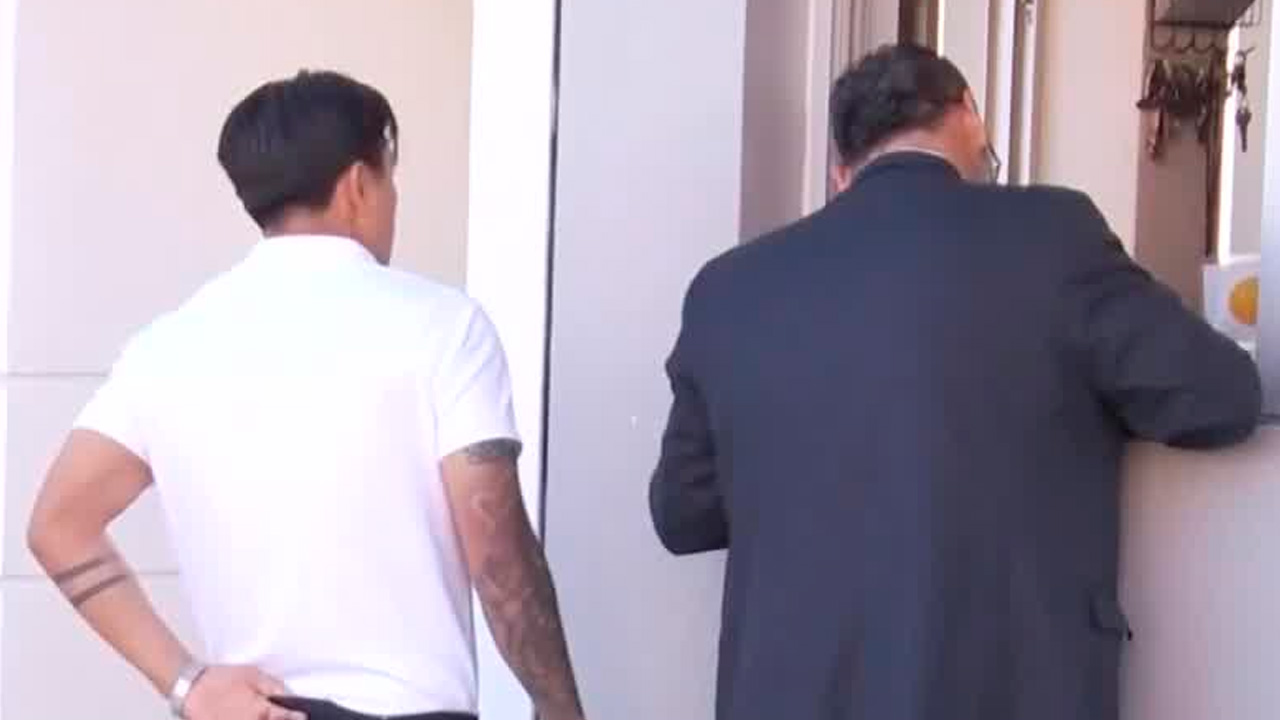 El exfutbolista de Chivas, Dieter Villalpando, fue absuelto tras una audiencia aplazada por falta de testigos.