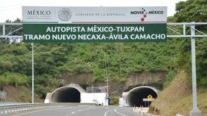 En la Autopista México-Tuxpan fueron encontrados cuatro cuerpos.