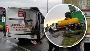 Un autobús de pasajeros con una abolladura y una imagen sobrepuesta de una pipa accidentada.