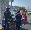 auto choca contra poste en morones