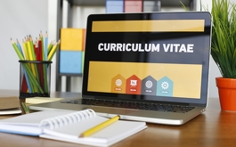 Curriculum vitae/ Shutterstock.