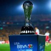 Trofeo de la Liga MX en la final del Apertura 2025.