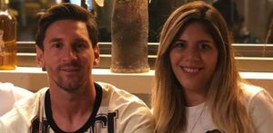 Lionel Messi junto con su hermana María Sol.