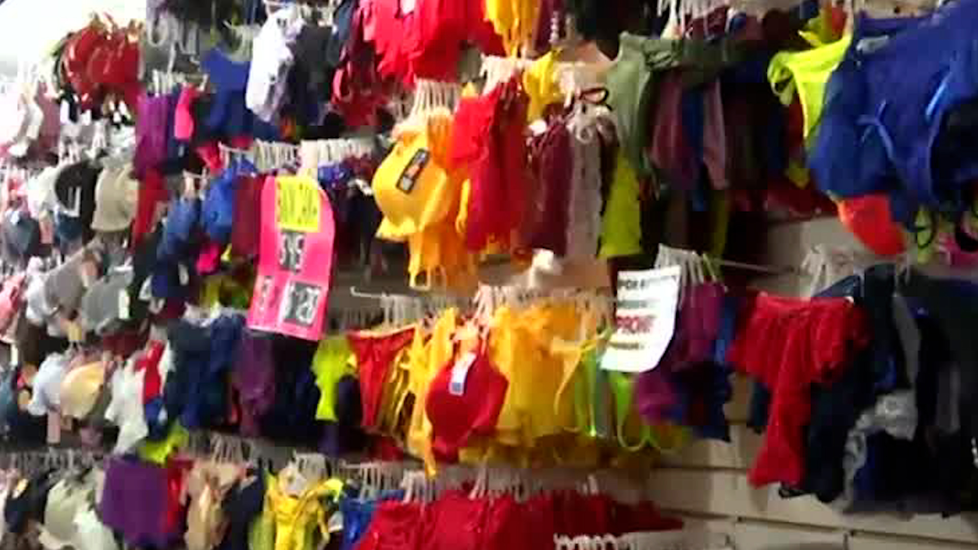 Uno de los rituales más utilizados para año nuevo es la utilización de ropa interior para atraer dinero, amor y hasta salud.