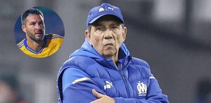 Jean-Louis Gasset dirigiendo en un partido de Marsella, equipo de la Ligue 1 en Francia.