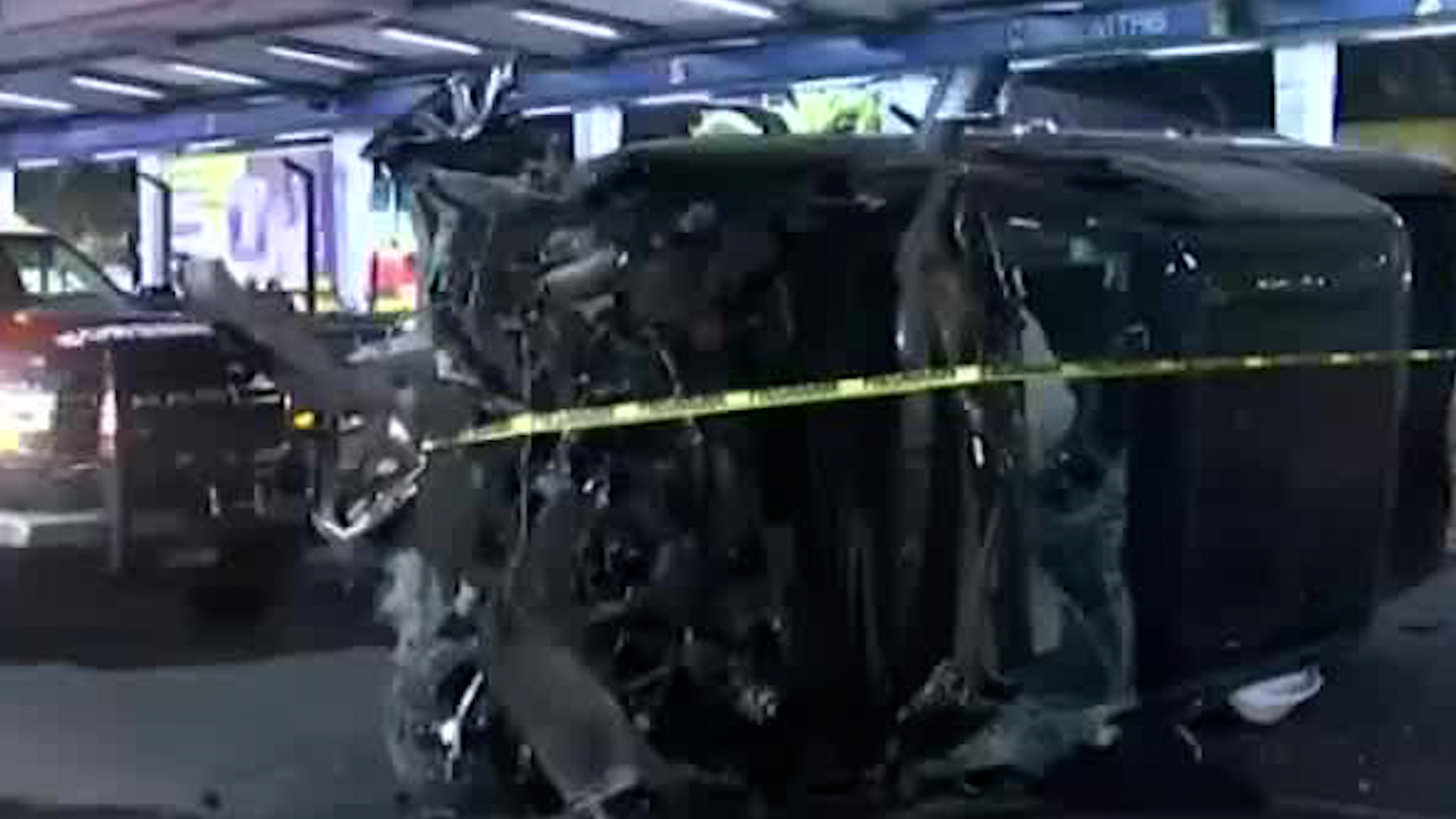 Un grupo de jóvenes viajaba a exceso de velocidad cuando se impactaron contra una de las jardineras de la ciclovía.