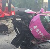 Tras chocar contra una grúa de construcción, el taxista salió volando del parabrisas en la colonia Obrera.