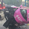 Tras chocar contra una grúa de construcción, el taxista salió volando del parabrisas en la colonia Obrera.