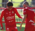 Yael Padilla entrenando en pretemporada con Chivas.