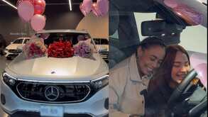 Lady Pays en camioneta nueva de su mamá.