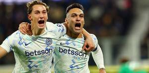 Lautaro Martínez festejando el gol del triunfo para el Inter Milán ante Atalanta en la Serie A.