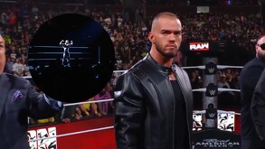 Austin Theory en su segmento de WWE Raw siendo presentado a 'La Visión'.