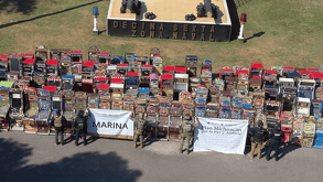 La Fiscalía de Michoacán ejecutó cateos en 14 inmuebles de Lázaro Cárdenas, donde aseguró 183 máquinas tragamonedas presuntamente ligadas a extorsión y delitos